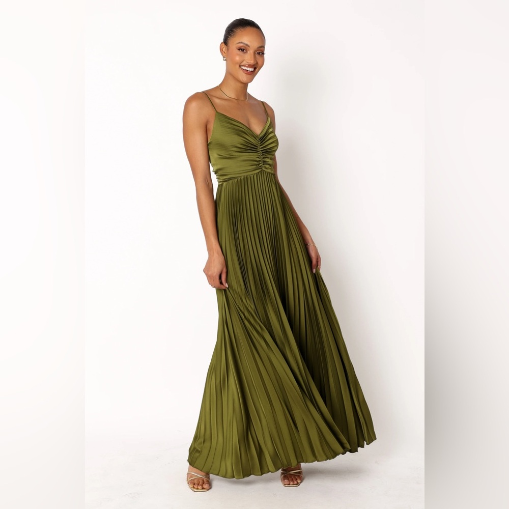 Petal and Pup Naira Pleated Maxi Dress